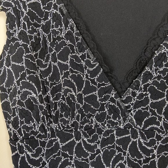 Le Château White Corded Lace Sleeveless Top V-Neck Blouse Size XS - Picture 3 of 15